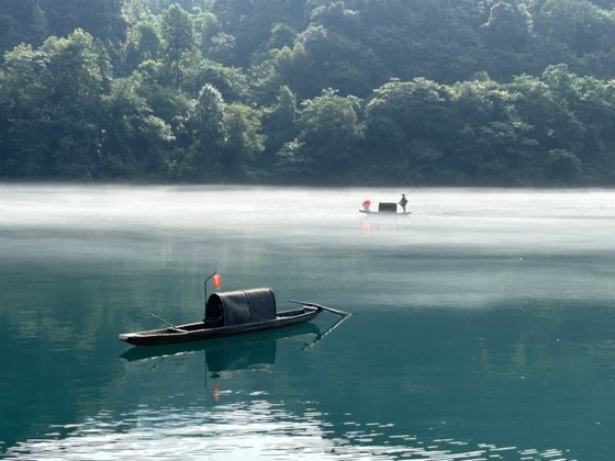 Morning mist over Dongjiang Lake